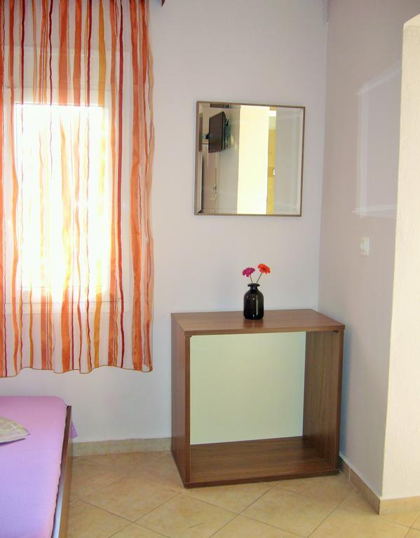 Vordos Rooms Vrasná Exterior foto